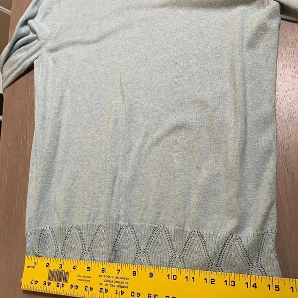 Women’s Loft Top Size Large - Picture 6 of 8